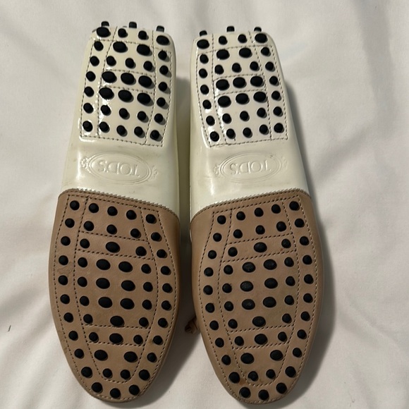 Tod's Tan Leather Loafers - Picture 2 of 7